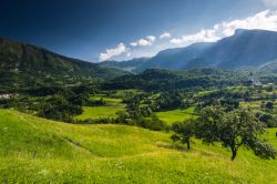 Paesaggio estivo dei dintorni di Kobarid in Slovenia, l'italiana Caporetto.