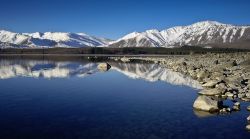 Paesaggio invernale nella regione di Dunedin in Nuova Zelanda, sullo sfondo le Alpi Neozelandesi - © MartinDeja / Shutterstock.com