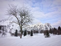 Paesaggio invernale nei pressi di Recoaro Terme, in Veneto.