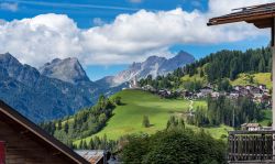 Paesaggio naturale di Selva di Cadore dal Colle Santa Lucia, provincia di Belluno (Veneto).  