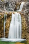 Paesaggio naturale nei pressi della cittadina di Reutte (Tirolo): giochi d'acqua con le cascate, Austria.
