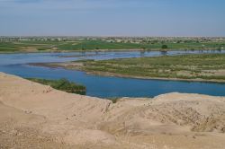 Paesaggio sul fiume Eufrate nei pressi di Dura-Europos, Siria. Gli scavi archoelogici in quest'aerea dell'odierna Siria vennero iniziati attorno al 1920 dopo che un soldato, scavando ...