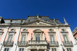 Il Palacio Foz in Praça dos Restauradores a Lisbona - foto © jiawangkun / Shutterstock.com