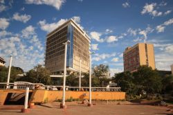 Palazzi dall'architettura moderna nel centro della capitale di Asuncion, Paraguay.



