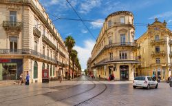 Palazzi signorili nel centro di Montpellier, Occitania, in una giornata di sole - © Olgysha / Shutterstock.com