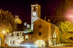 Fotografia notturna del Palazzo dei Capitani, ...