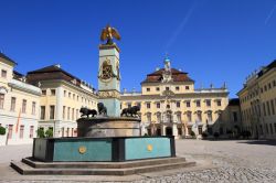 Palazzo di Ludwigsburg e fontana, Germania - © mary416 / Shutterstock.com 