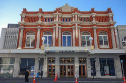 L'Isaac Theatre Royale di Christchurch: grazie ad una serie di interventi di consolidamento effettuati nel 1998-99, il più importante edificio culturale della città, ha resistito ...