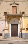 La fotografia di uno storico palazzo nel centro di Montescaglioso - © Mi.Ti. / Shutterstock.com