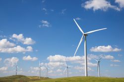 Pale eoliche per la produzione di energia elettrica nel territorio di Soria, Spagna.



