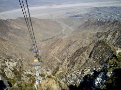 Palm Springs Aerial Tramway, la funivia con le cabine rotanti in California.