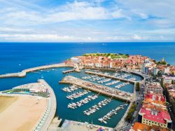 Panorama aereo della marina di Gijon, Spagna. Gijon è la più grande cittadina delle Asturie.
