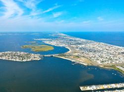 Panorama aereo di Seaside Heights in New Jersey, USA. Questo Comune sorge nella contea di Ocean ed è una famosa località balneare soprattutto per i giovani.
