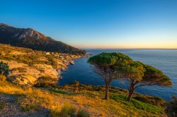 Panorama al tramonto di Chiessi, costa ovest dell'Isola d'Elba, Toscana