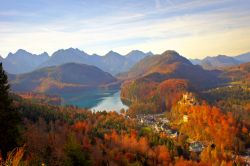 Panorama autunnale sui monti di Oberammergau, Alpi bavaresi, Germania.
