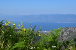 Panorama da Gambarie verso lo Stretto di Messina, siamo in Calabria in Aspromonte