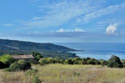 Il panorama da Serra di Ferro in Corsica, con vista sulla costa occidentale