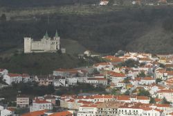 Panorama dall'alto della città di Porto de Mos, Algarve, Portogallo.
