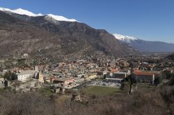 Panorama dall'alto della cittadina di Susa, Piemonte. Siamo al centro dell'omonima valle di Susa, parte della Comunità Montana Valle Susa e Val Sangone.
