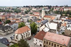 Panorama dall'alto della storica cittadina di Litomysl, Repubblica Ceca. Verso il confine con la Polonia, nella parte orientale della Boemia, sorge questo piccolo centro che ha nella graziosa ...