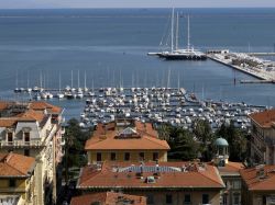 Panorama dall'alto delle barche ormeggiate al porto di La Spezia, Liguria - © LEONARDO VITI / Shutterstock.com
