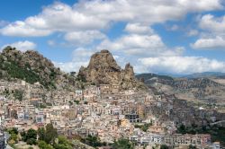 Panorama del borgo di Gagliano Castelferrato in Sicilia