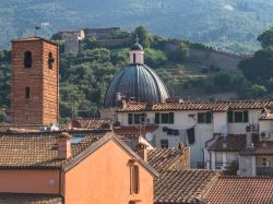 Panorama del borgo di Pietrasanta in Toscana