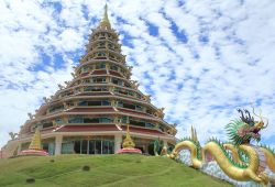 Panorama del Buddha Relics Temple a nord di Chiang Rai, Thailandia - © wichai Deewong / Shutterstock.com