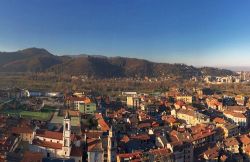 Panorama del centro di Roccavione in Piemonte Di Lolly2689 - Opera propria, CC BY-SA 4.0, Collegamento