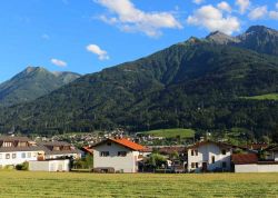 Panorama del centro di Telfs in Tirolo - © Bildagentur Zoonar GmbH / Shutterstock.com