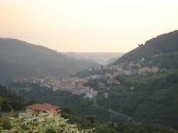 Panorama del centro storico di Tortora in Calabria - © Francesco Stuppello - Wikipedia