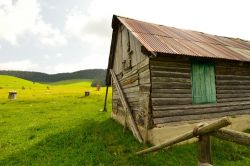 Panorama del Fondo Enego, vicino a Asiago, Veneto, durante l'estate. Qui si possono fare passeggiate, trekking e attività all'aria aperta - © 147003566 / Shutterstock.com ...