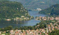 Panorama del lago di Lugano e Lavena Ponte Tresa in Lombardia.