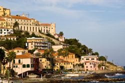 Panorama del promontorio di Porto Maurizio, Imperia, al calar del sole (Liguria).



