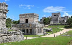 Panorama del sito archeologico maya di Tulum nel sud del Messico, penisola dello Yucatan.

