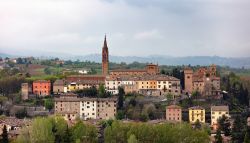 Panorama della cittadina di Castelvetro di Modena, sulle prime colline dell'Appennino