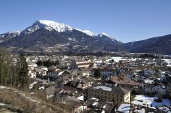 Panorama della cittadina di Lamon, provincia di Belluno (Veneto) - © Loris Fostari - Kromatika -, CC BY-SA 3.0, Wikipedia