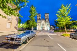 Panorama dell'Abbazia delle Donne a Caen, Francia. Ogni anno la città è visitata da circa 3 milioni di persone - © CristinaMuraca / Shutterstock.com