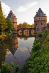 Panorama delle famose Broel Towers nella città di Kortrijk, Belgio. Affacciate sul fiume Lys, rappresentano uno dei simboli principali di questa località belga. Sul ponte sorge ...