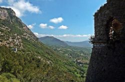 Panorama delle monagne del CIlento da Capaccio Alta in Campania - © Ziegler175, CC BY-SA 3.0, Wikipedia