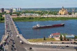 Vista panoramica su Nizhny Novgorod, Russia. La città sorge alla confluenza di due fiumi, l'Oka e il Volga, il più grande di tutto il continente europeo - foto © Chamille ...