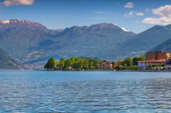 Il panorama di Clusane, spunda sud-occidentale del Lago di Iseo