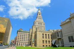 Panorama di Hartford con la torre Travelers e il Wadsworth Atheneum Museum of Art, Connecticut (USA).
