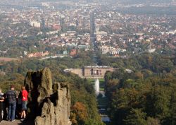 Panorama di Kassel dal parco di Wilhelmshoehe, Germania - Veduta panoramica sulla città tedesca di Kassel fotografata dalle alture del Bergpark © anweber / Shutterstock.com