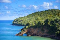Panorama di Land Bridge sull'isola di Saint Lucia, Caraibi.
