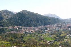 Il panorama della cittadina di Lauria, il centro più importante della Lucania tirrenica, nella Basilicata di sud-ovest - © Mariano e Giuseppe Schettini - CC BY-SA 3.0 - ...