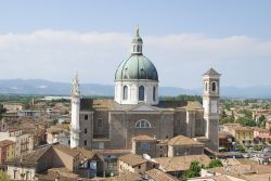 Panorama di Montichiari fotografato da Castel Bonoris. Siamo in provincia di Brescia, Lombardia  - © Drimi / Shutterstock.com