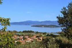 Panorama di Sant'Arcangelo sul Lago Trasimeno, frazione di Magione, Umbria - © www.hotelvillalago.com/