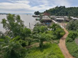 Panorama di un villaggio di pescatori in un'isola dell'arcipelago di Mergui, Myanmar.

