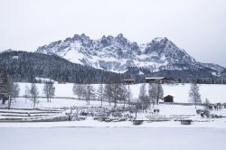 Panorama innevato nel villaggio di Wilder Kaiser nei pressi di Going am Wilden Kaiser (Austria).

